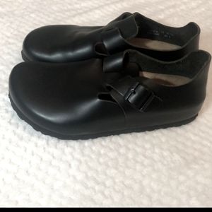 Birkenstock size 40 reg width. Womens